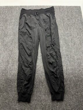 Women’s Lululemon Black Windbreaker Athletic Activewear Gym Workout Pants Size S